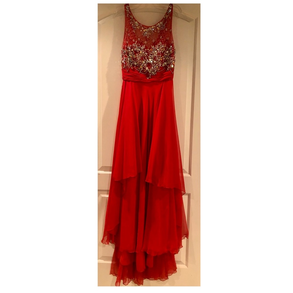 Red Elegant Evening Dress (Medium)